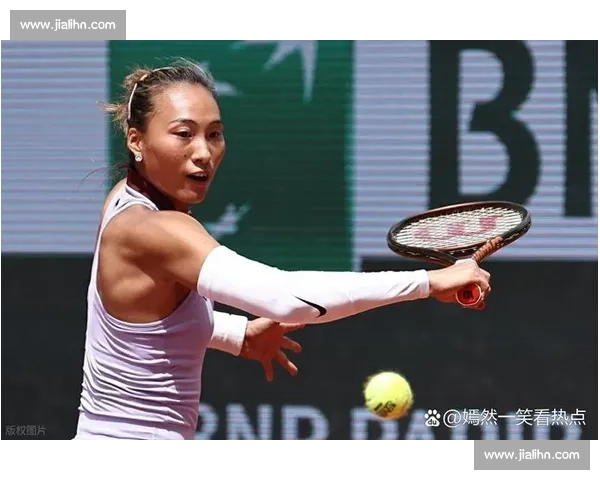 郑钦文破发关键局点燃逆转希望！首盘 3 平展现大心脏特质