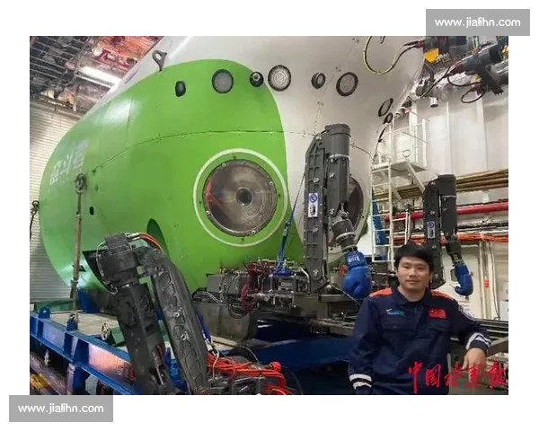 浙大燃冰照全运!南海 1522 米深海升起绿色火种 浙大燃冰照全运!南海 1522 米深海升起绿色火种