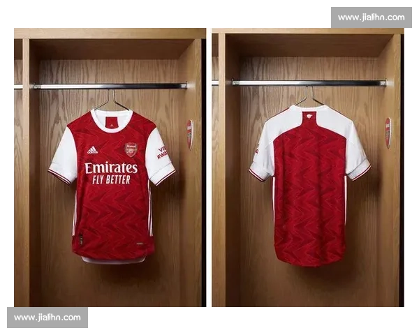 海布里 20 周年致敬！阿森纳第三客场球衣奶白鎏金复刻经典，环保材质续写传奇